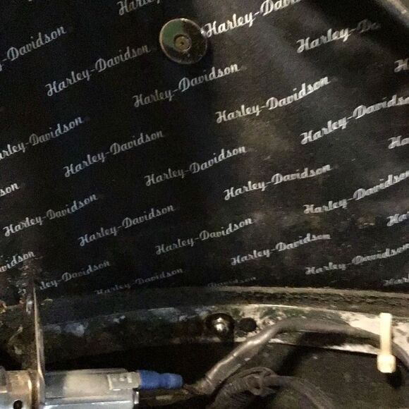 Snap on windshield for Harley Davidson hog with low box and lighter attachment n - Picture 7 of 8